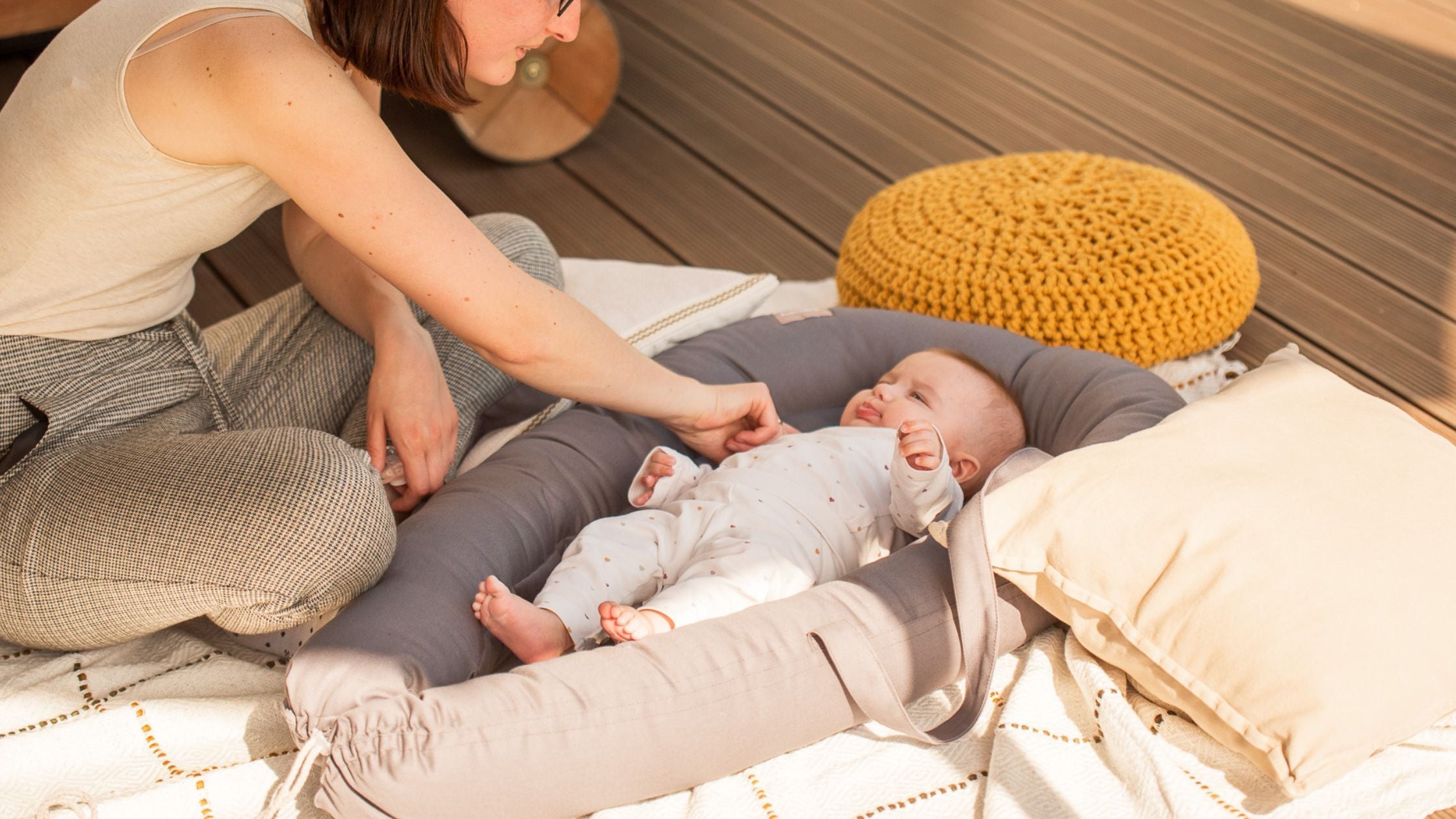 Prečo by hniezdočko pre bábätko nemalo chýbať vo Vašej výbave pre novorodenca? Objavte výhody Homba baby hniezda